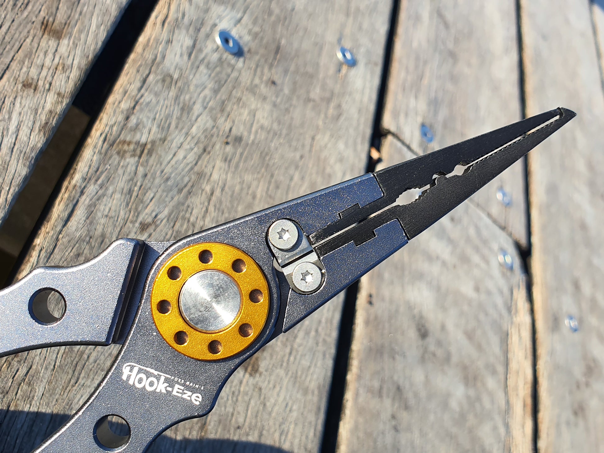 Hookeze Pliers Closed Deck