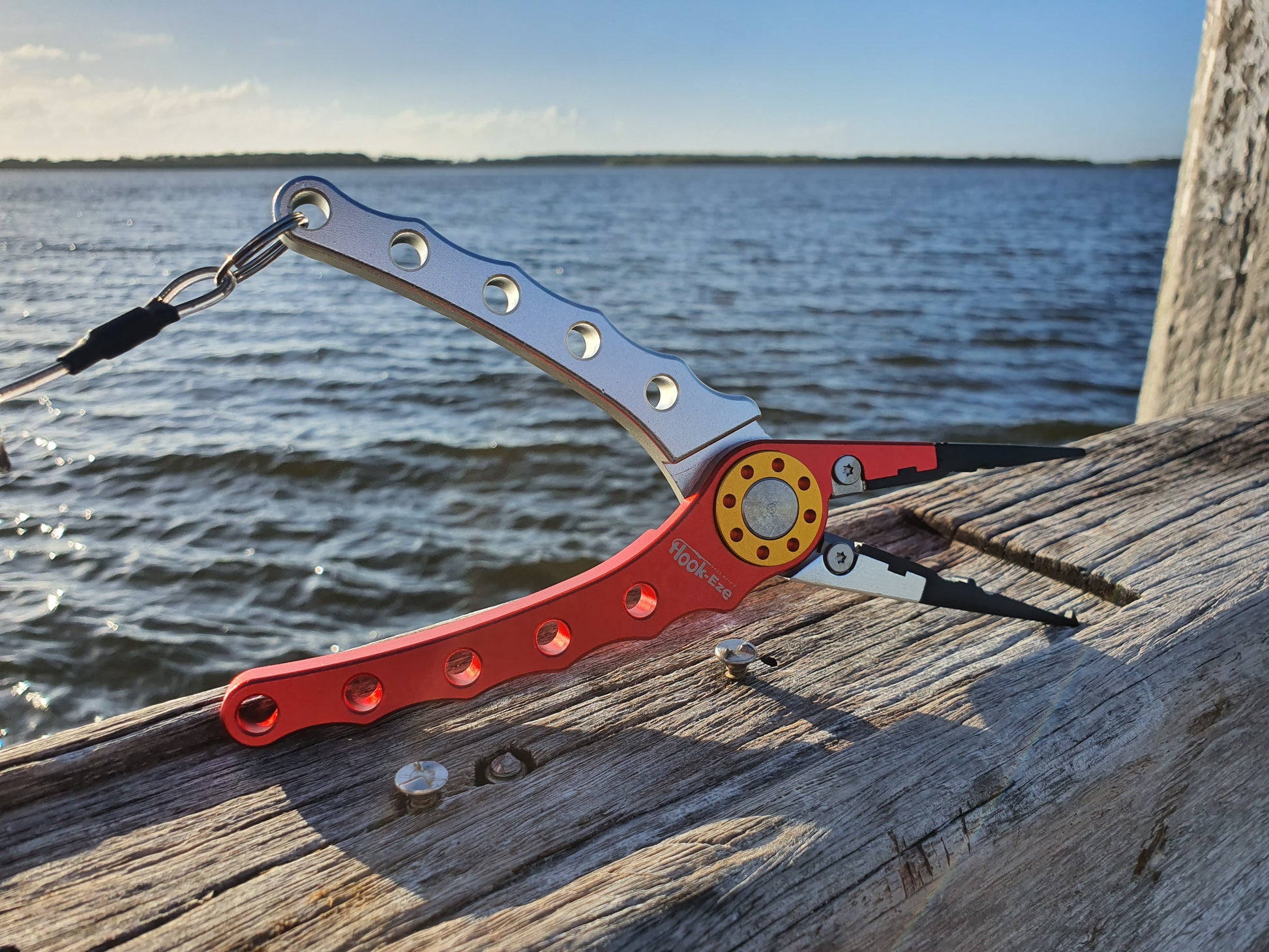HookEze Pliers Red Deck water